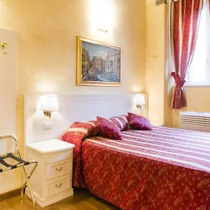 *** Bed & Breakfast Domus Trevi Italia